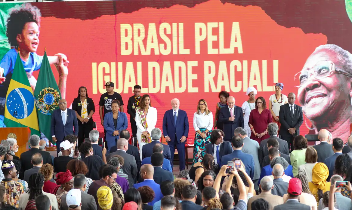 Câmara aprova projeto que torna Dia da Consciência Negra feriado nacional